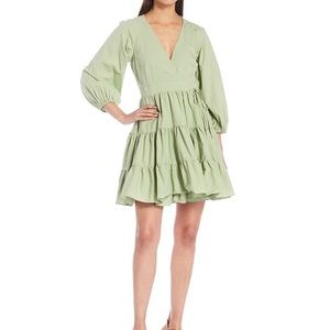 Gianni Bini Shelley V-neck long sleeve wrap dress. Size L. NWT.